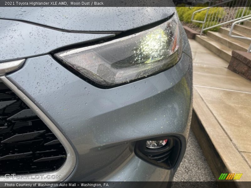 Moon Dust / Black 2021 Toyota Highlander XLE AWD