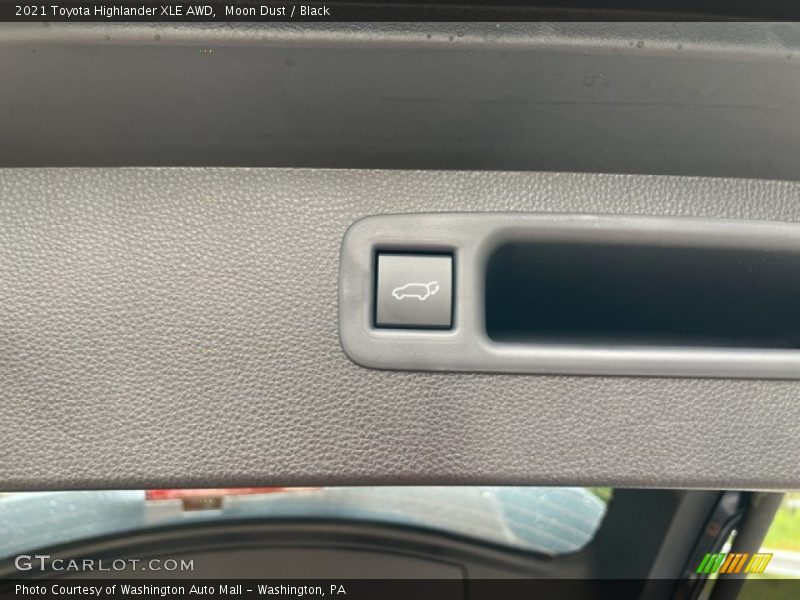 Moon Dust / Black 2021 Toyota Highlander XLE AWD