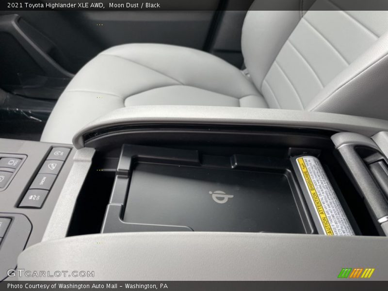 Moon Dust / Black 2021 Toyota Highlander XLE AWD