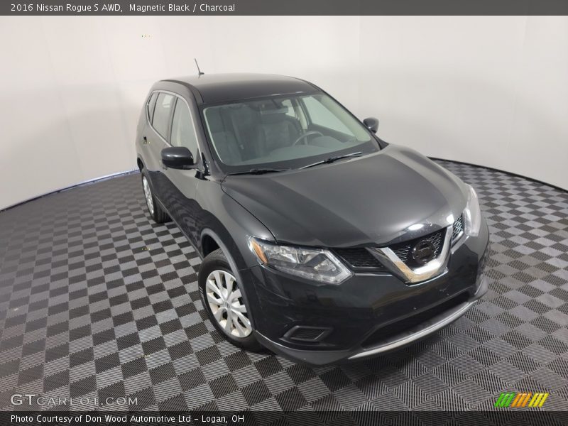 Magnetic Black / Charcoal 2016 Nissan Rogue S AWD
