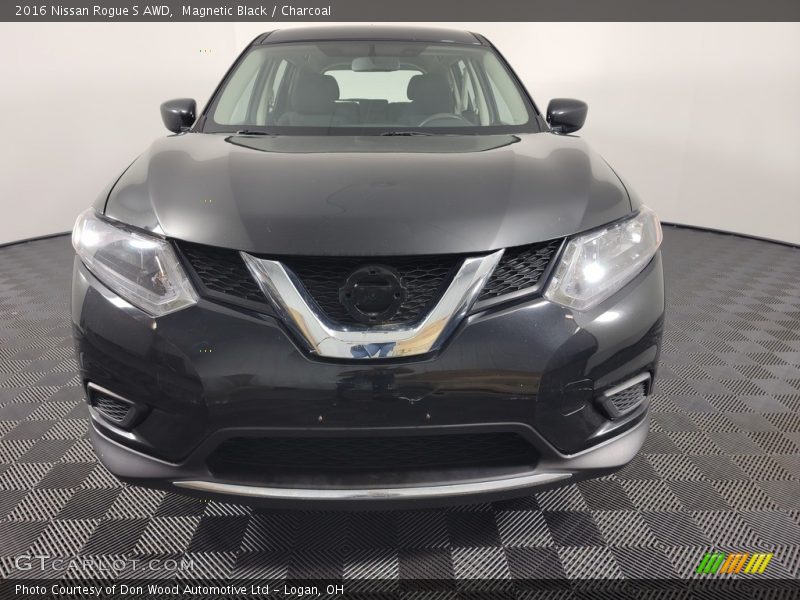 Magnetic Black / Charcoal 2016 Nissan Rogue S AWD