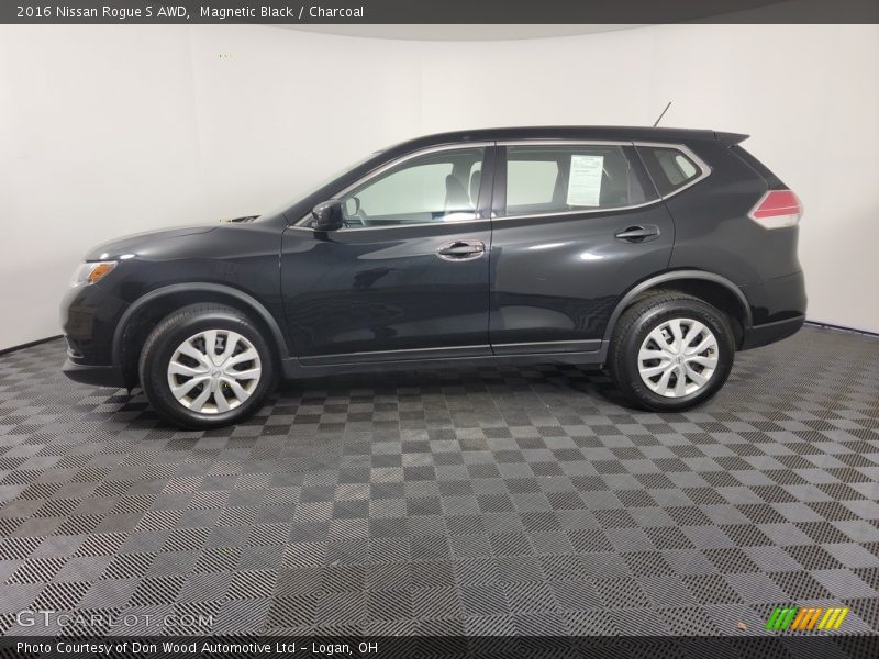 Magnetic Black / Charcoal 2016 Nissan Rogue S AWD
