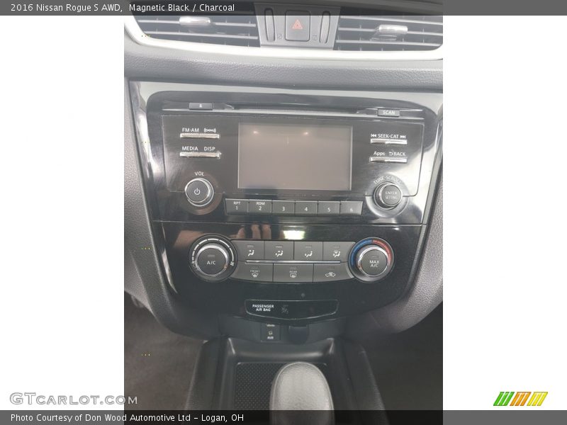 Magnetic Black / Charcoal 2016 Nissan Rogue S AWD