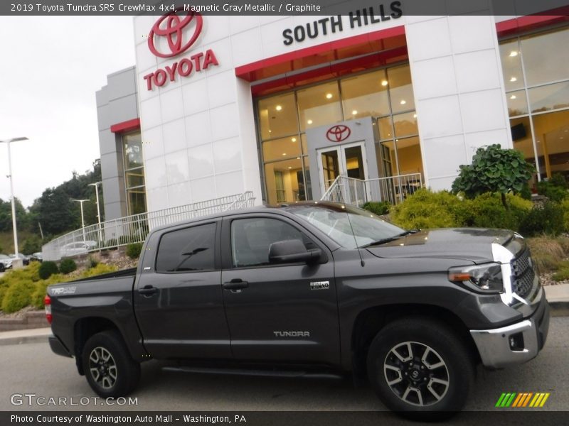 Magnetic Gray Metallic / Graphite 2019 Toyota Tundra SR5 CrewMax 4x4