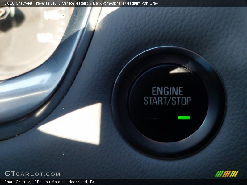 Silver Ice Metallic / Dark Atmosphere/Medium Ash Gray 2018 Chevrolet Traverse LT