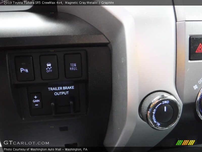 Magnetic Gray Metallic / Graphite 2019 Toyota Tundra SR5 CrewMax 4x4