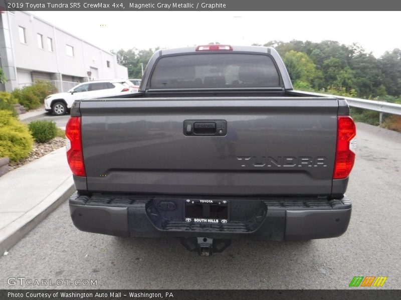 Magnetic Gray Metallic / Graphite 2019 Toyota Tundra SR5 CrewMax 4x4
