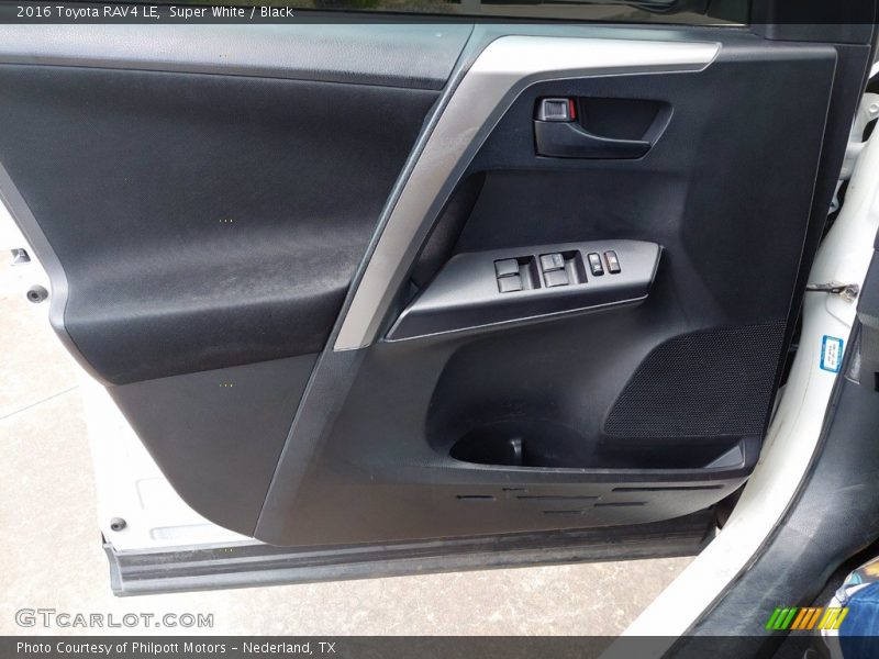 Super White / Black 2016 Toyota RAV4 LE
