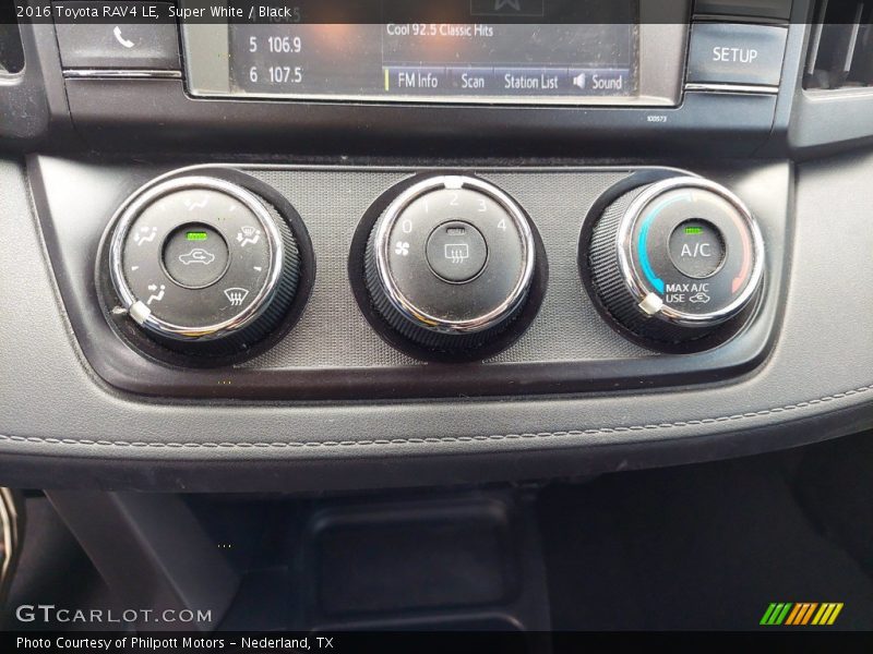 Super White / Black 2016 Toyota RAV4 LE