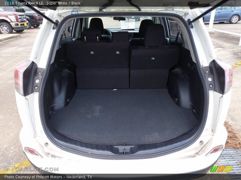 Super White / Black 2016 Toyota RAV4 LE