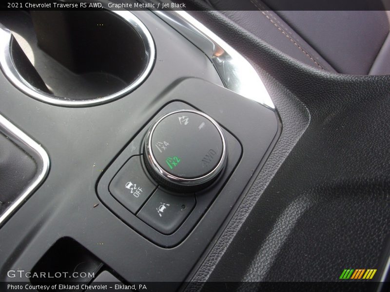 Graphite Metallic / Jet Black 2021 Chevrolet Traverse RS AWD