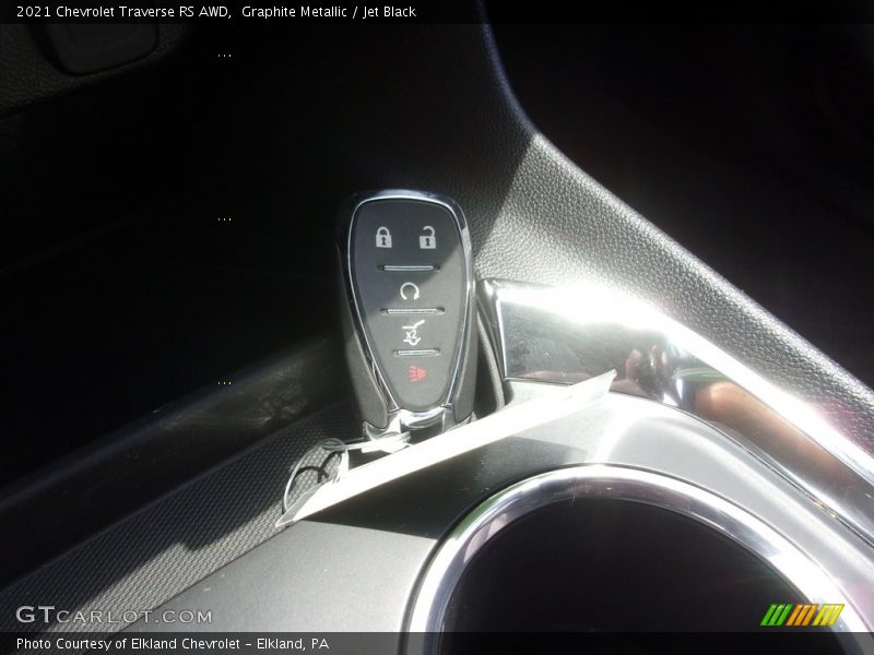 Graphite Metallic / Jet Black 2021 Chevrolet Traverse RS AWD
