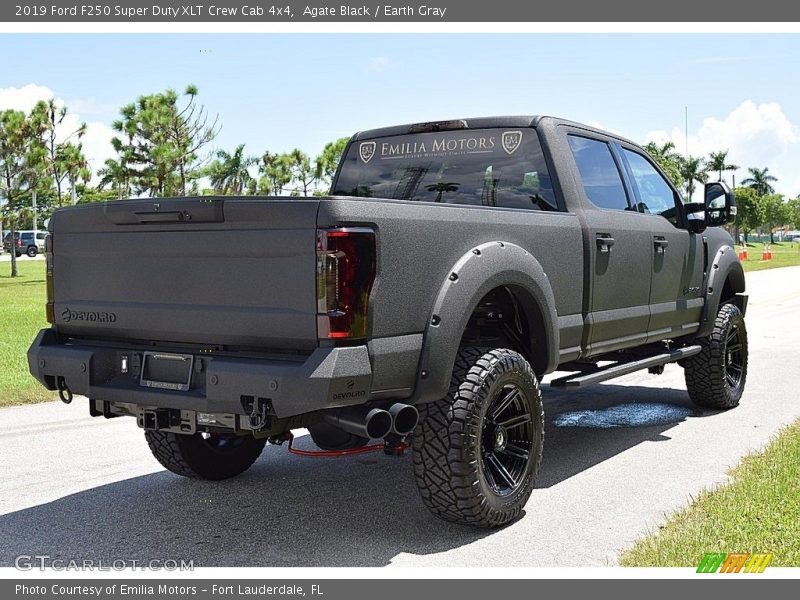 Agate Black / Earth Gray 2019 Ford F250 Super Duty XLT Crew Cab 4x4