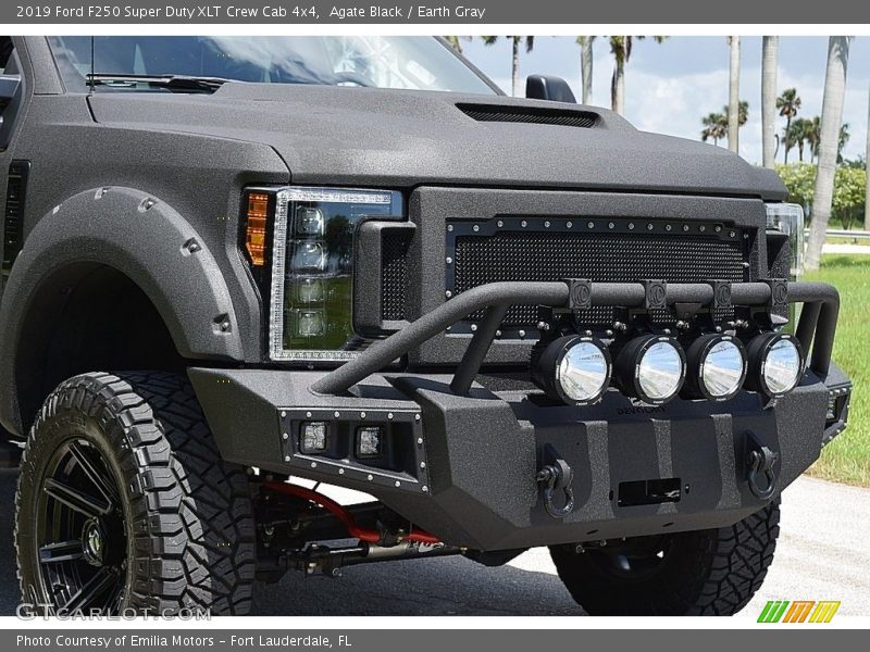 Agate Black / Earth Gray 2019 Ford F250 Super Duty XLT Crew Cab 4x4