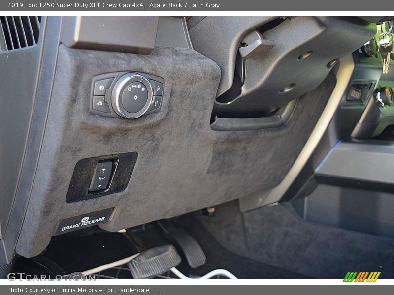 Agate Black / Earth Gray 2019 Ford F250 Super Duty XLT Crew Cab 4x4
