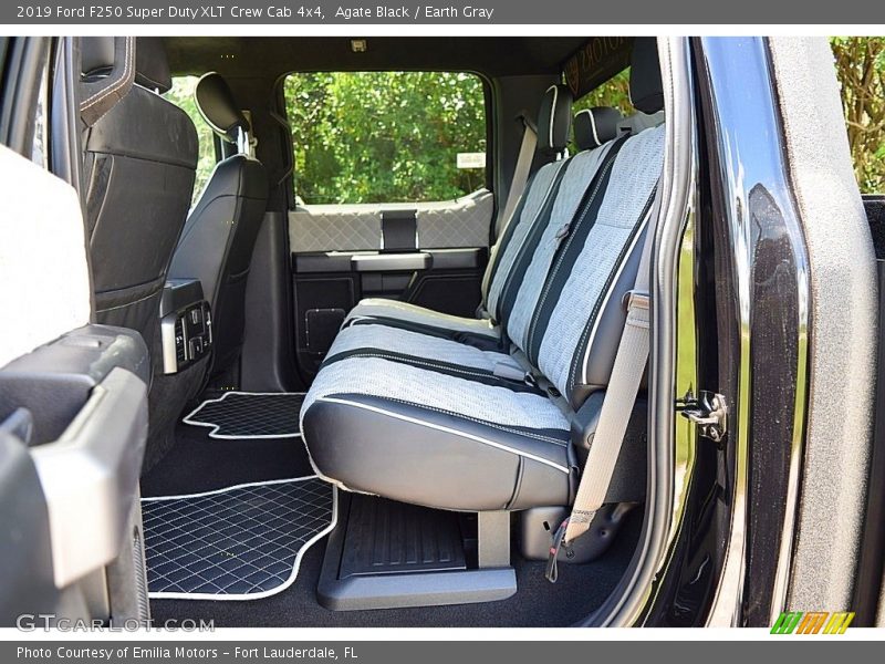 Agate Black / Earth Gray 2019 Ford F250 Super Duty XLT Crew Cab 4x4