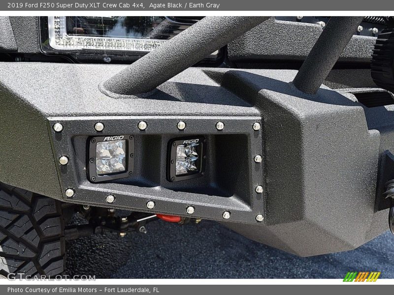 Agate Black / Earth Gray 2019 Ford F250 Super Duty XLT Crew Cab 4x4