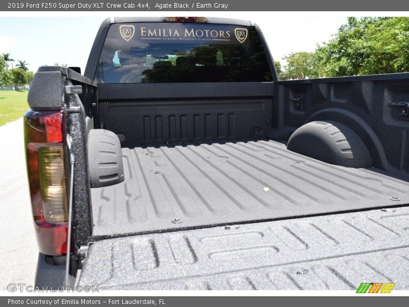 Agate Black / Earth Gray 2019 Ford F250 Super Duty XLT Crew Cab 4x4