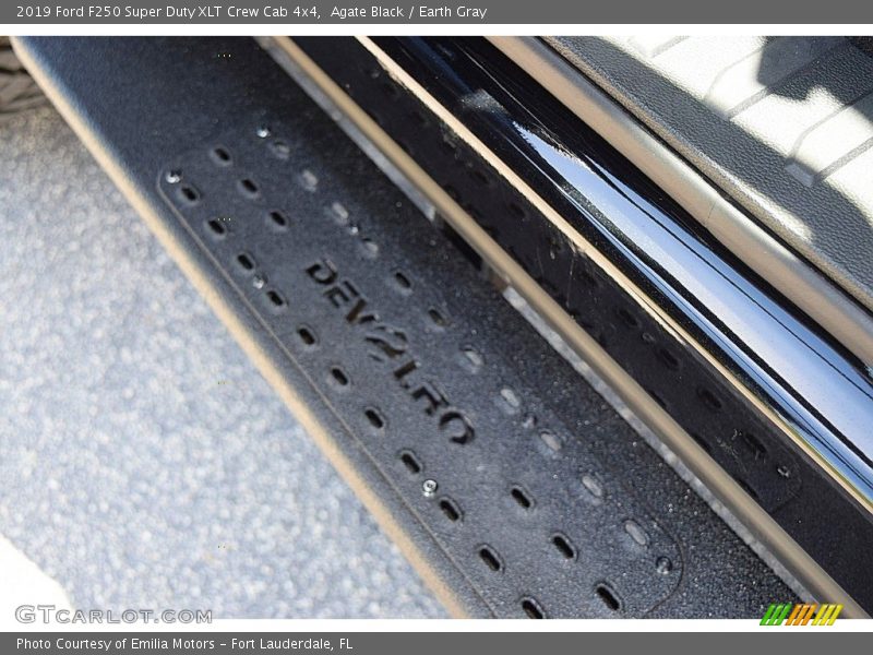 Agate Black / Earth Gray 2019 Ford F250 Super Duty XLT Crew Cab 4x4