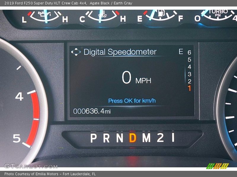 Agate Black / Earth Gray 2019 Ford F250 Super Duty XLT Crew Cab 4x4