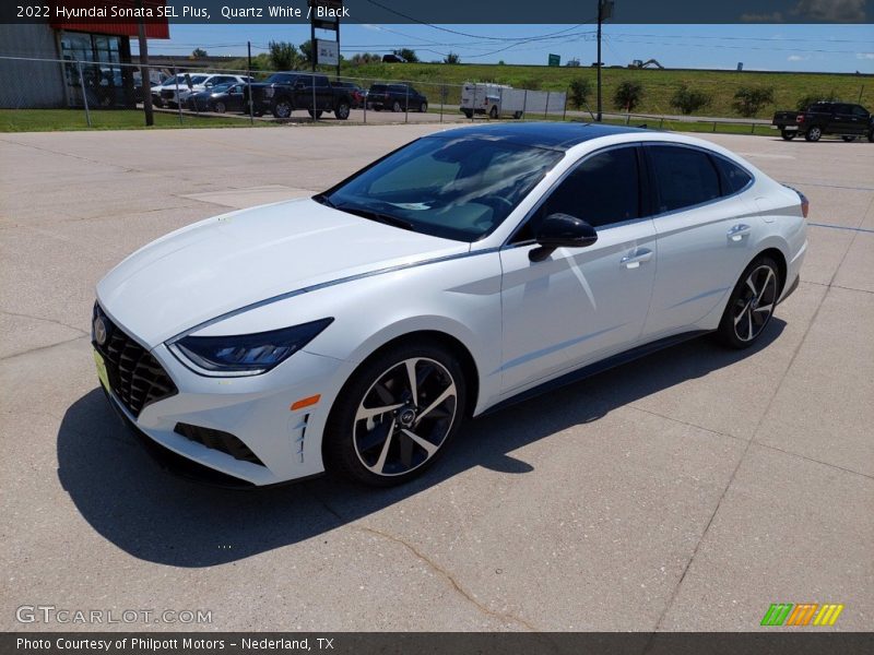 Front 3/4 View of 2022 Sonata SEL Plus