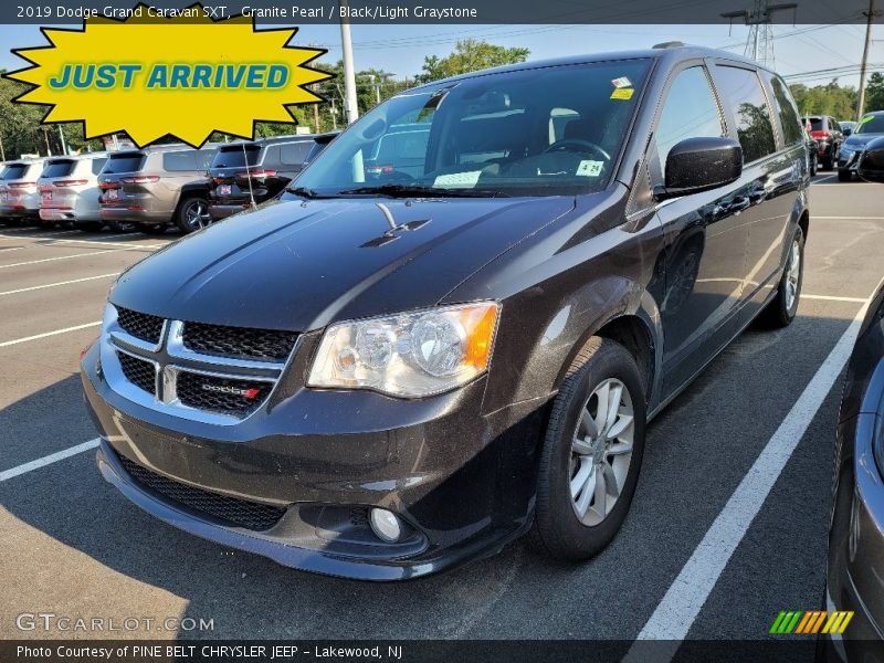 Granite Pearl / Black/Light Graystone 2019 Dodge Grand Caravan SXT