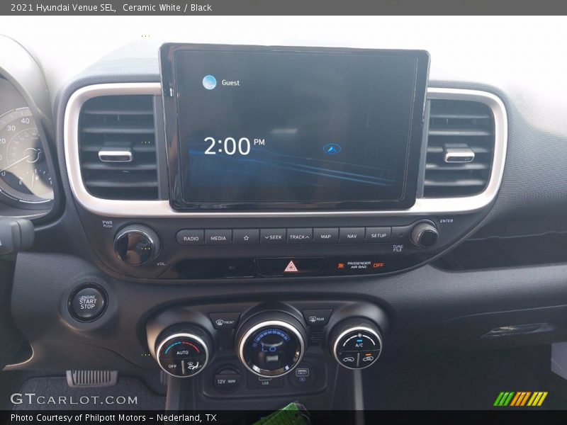 Ceramic White / Black 2021 Hyundai Venue SEL
