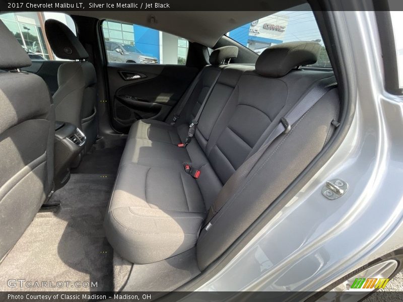 Silver Ice Metallic / Jet Black 2017 Chevrolet Malibu LT