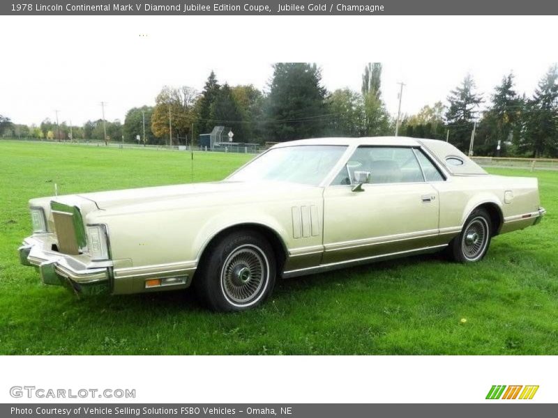 Front 3/4 View of 1978 Continental Mark V Diamond Jubilee Edition Coupe