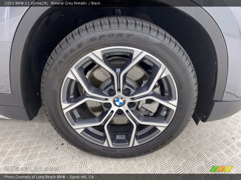 Mineral Grey Metallic / Black 2020 BMW X1 sDrive28i