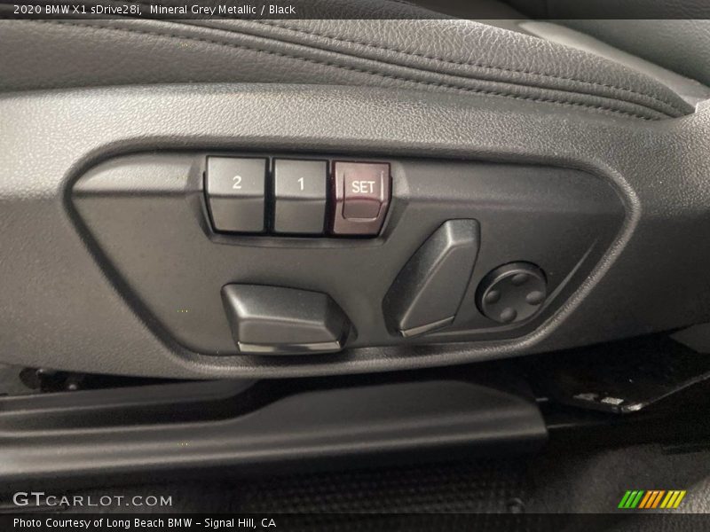 Mineral Grey Metallic / Black 2020 BMW X1 sDrive28i