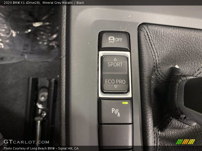 Mineral Grey Metallic / Black 2020 BMW X1 sDrive28i