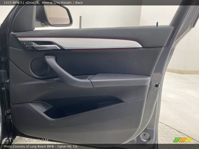 Mineral Grey Metallic / Black 2020 BMW X1 sDrive28i