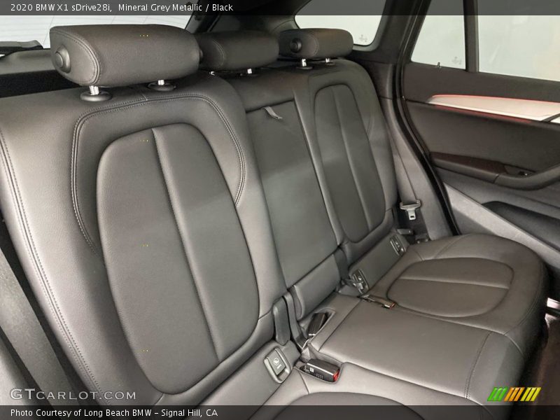 Mineral Grey Metallic / Black 2020 BMW X1 sDrive28i