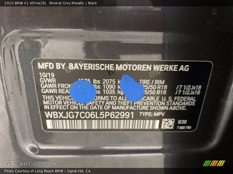 Mineral Grey Metallic / Black 2020 BMW X1 sDrive28i