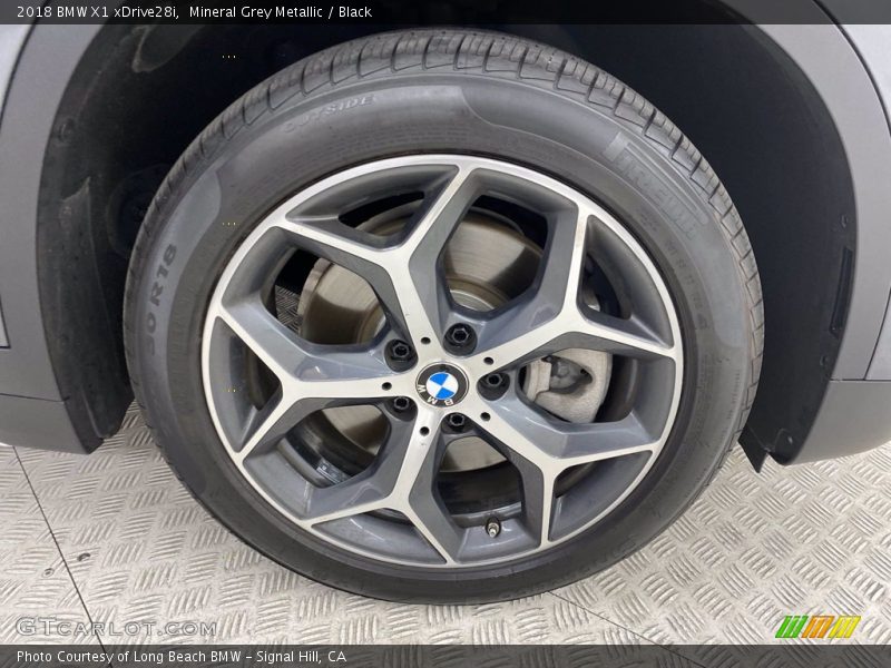 Mineral Grey Metallic / Black 2018 BMW X1 xDrive28i