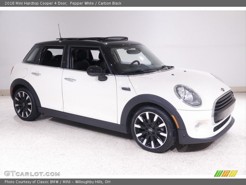 Pepper White / Carbon Black 2018 Mini Hardtop Cooper 4 Door