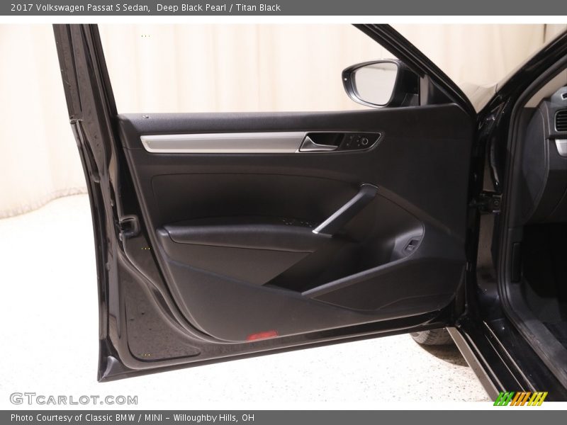 Deep Black Pearl / Titan Black 2017 Volkswagen Passat S Sedan