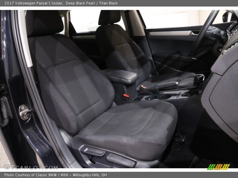 Deep Black Pearl / Titan Black 2017 Volkswagen Passat S Sedan