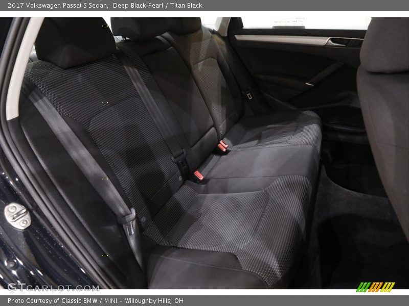 Deep Black Pearl / Titan Black 2017 Volkswagen Passat S Sedan