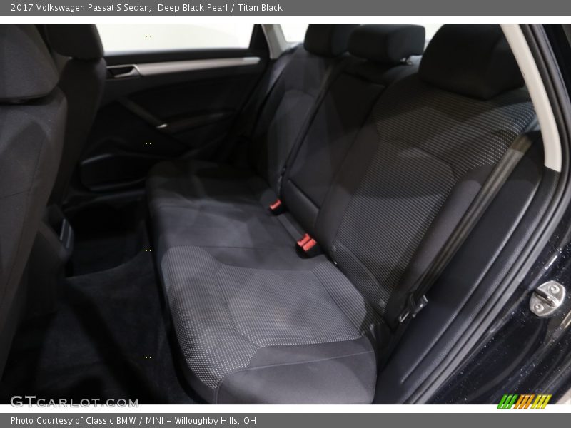 Deep Black Pearl / Titan Black 2017 Volkswagen Passat S Sedan