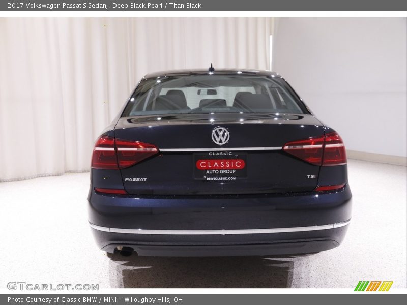 Deep Black Pearl / Titan Black 2017 Volkswagen Passat S Sedan