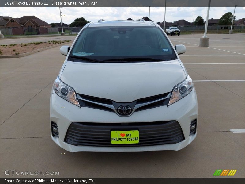 Blizzard White Pearl / Ash 2020 Toyota Sienna XLE