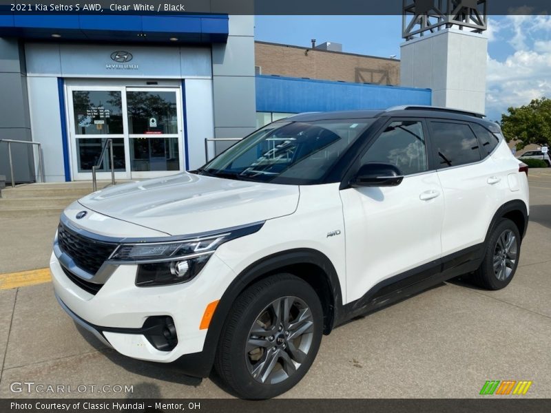 Clear White / Black 2021 Kia Seltos S AWD