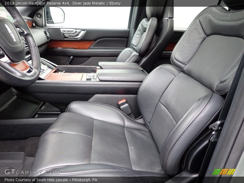 Front Seat of 2019 Navigator Reserve 4x4