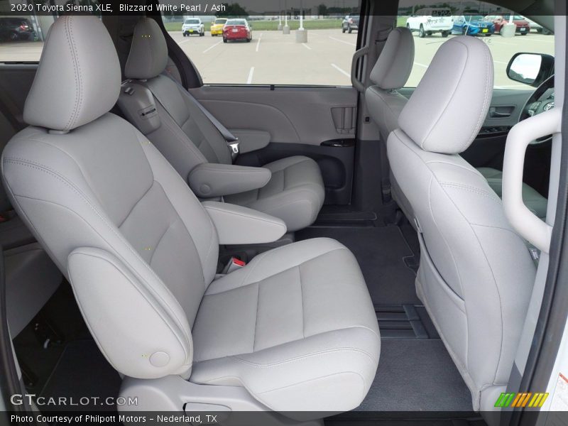 Blizzard White Pearl / Ash 2020 Toyota Sienna XLE