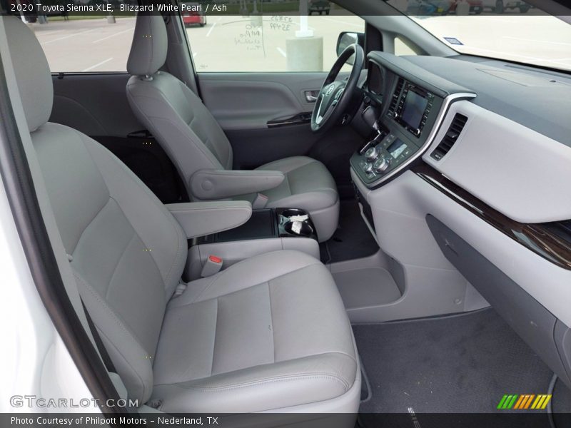 Blizzard White Pearl / Ash 2020 Toyota Sienna XLE