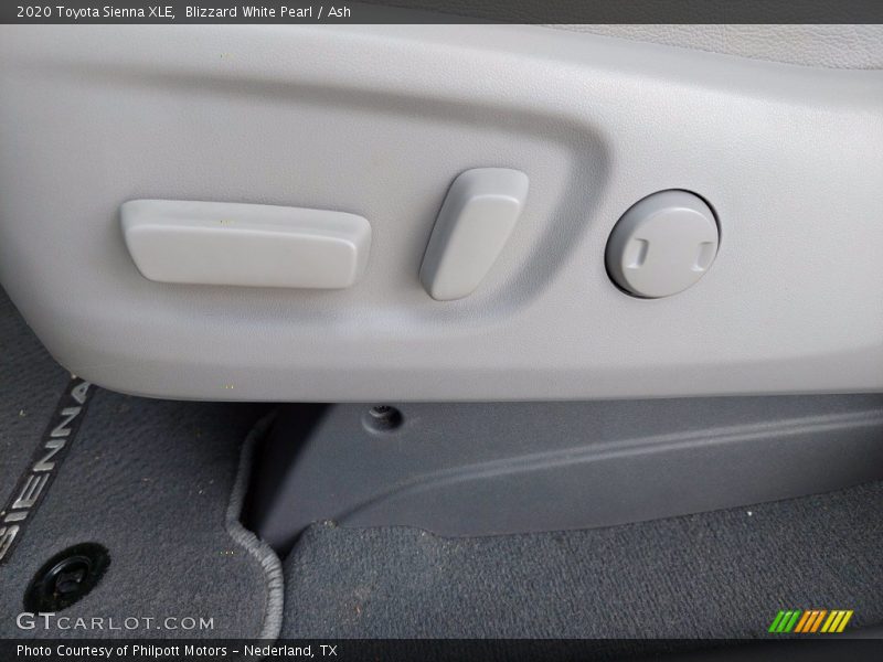 Blizzard White Pearl / Ash 2020 Toyota Sienna XLE