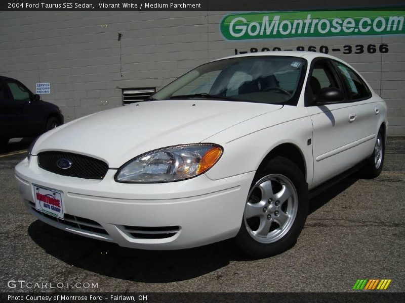 Vibrant White / Medium Parchment 2004 Ford Taurus SES Sedan