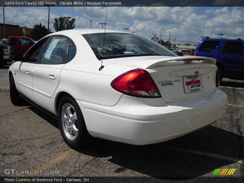 Vibrant White / Medium Parchment 2004 Ford Taurus SES Sedan
